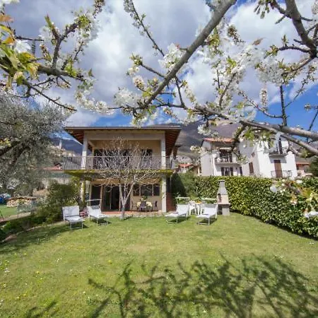 Villa Sleeps 9 Ossuccio