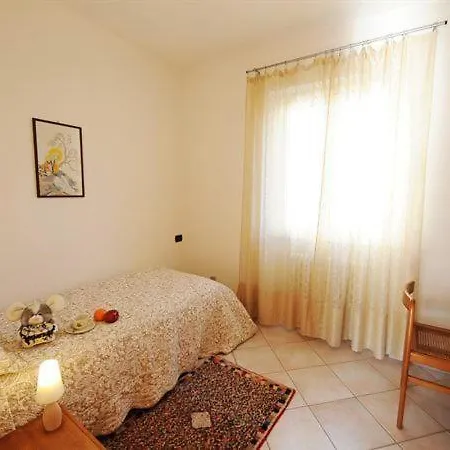 Villa Sleeps 9 *