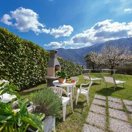 Villa Sleeps 9 Ossuccio