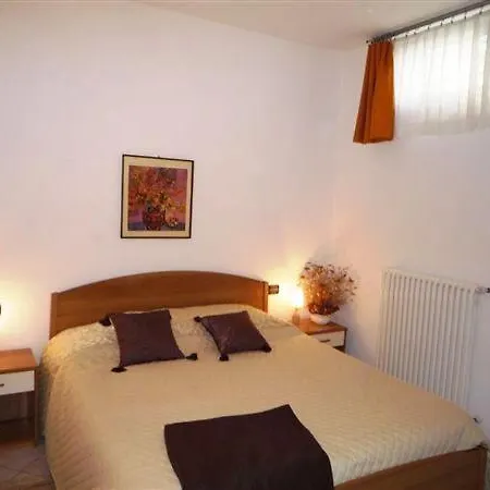 Sleeps 9 Villa Ossuccio